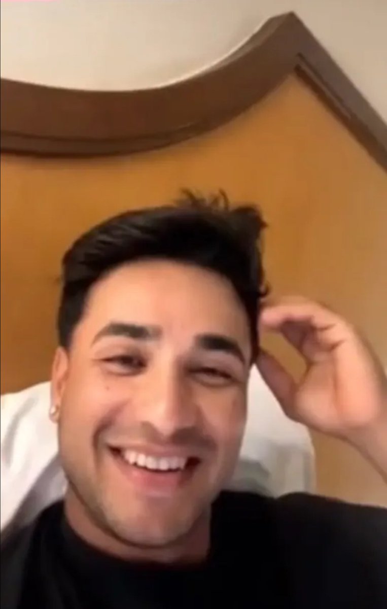 ManishKuma97130's tweet image. Abhishek Sharma on recent candid live with Arshdeep Singh, Rinku Singh, Ravi Bishnoi 📸🫶

#abhisheksharma #arshdeepsingh #rinkusingh #ravibishnoi
#indiancricketteam #instagram