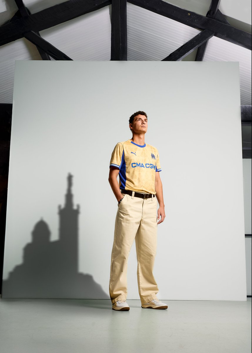 𝐌𝐚𝐫𝐬𝐞𝐢𝐥𝐥𝐞 𝐌𝐨𝐧𝐮𝐦𝐞𝐧𝐭𝐚𝐥𝐞.
Notre nouveau maillot d’exception. Pour notre ville, pour notre club.
En hommage à la Bonne Mère qui brille de nouveau et à tous les monuments qui font l’âme de Marseille.

🛍️ Nouveau maillot disponible dès demain 9H sur