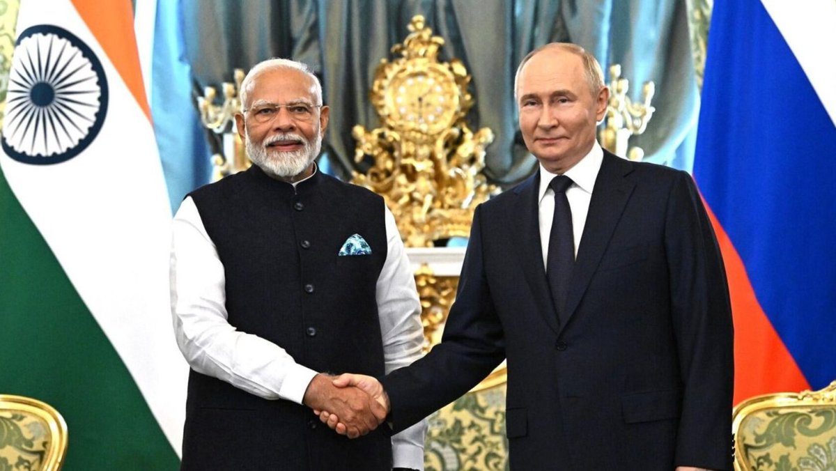 mfa_russia's tweet image. 🇷🇺🇮🇳 On December 4-5, President #Putin will pay a state visit to India at the invitation of Prime Minister @narendramodi.

This visit carries special importance, offering an opportunity to review the entire #RussiaIndia special &amp;amp; privileged strategic partnership.

#DruzhbaDosti