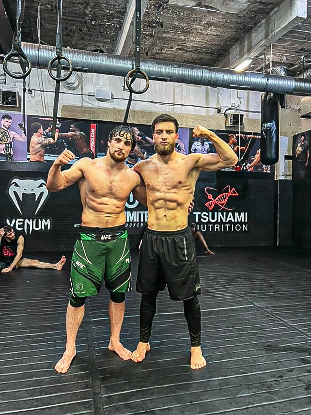 azamufc's tweet image. Chez les Welter ça va vite 🌪️
Je kiffe cette catégorie 
#mma #combat #tendance