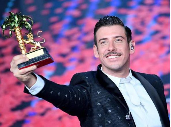 Dai Achillone che magari prima o poi (quando cambierai canzone visto che so tutte uguali) ci arriverai anche tu ai risultati de Gabbani.
#XFactor25 #XFactor2025 #FrancescoGabbani #AchilleLauro