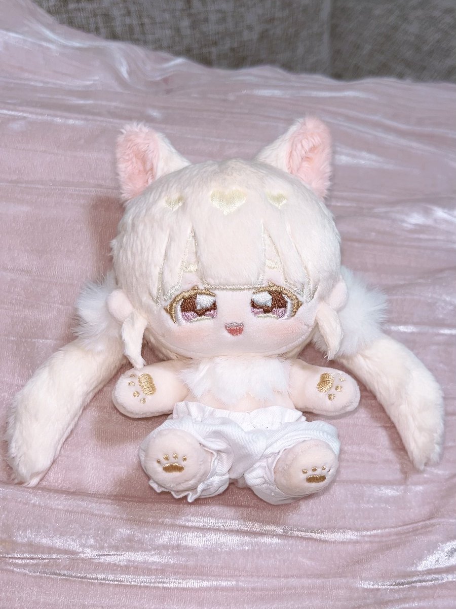 RiicoNui's tweet photo. りこぬい家に可愛い可愛い新入りが産まれました✊🏻🤍
ホワイト猫耳ツインテールちゃん🐈𝜗𝜚˚⋆

#自作ぬい
#棉花娃娃
#oc https://t.co/HqdqU3jOy1