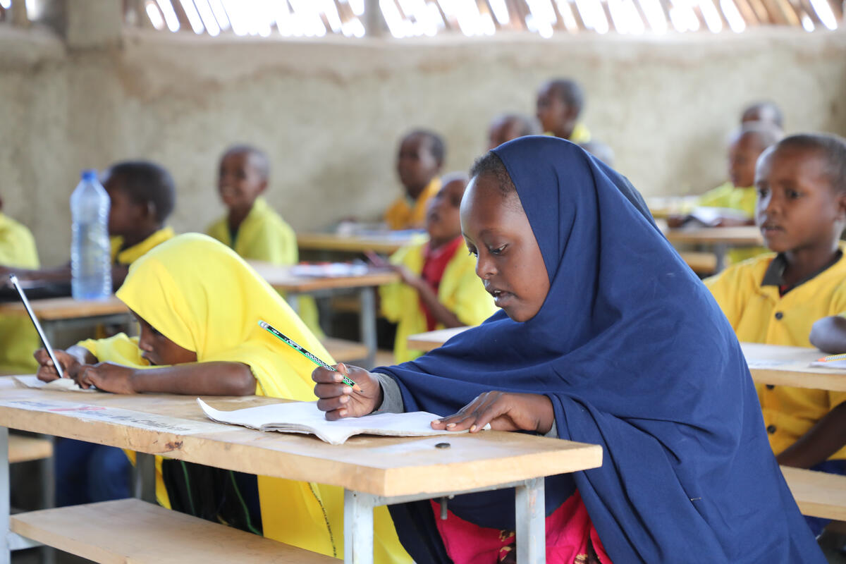 UKinEthiopia's tweet image. The UK is proud to support @EduCannotWait in tackling gender-based violence through education in emergencies in 🇪🇹.

Through ECW’s Multi-Year Resilience Programme and @FaweEthiopia, we’re helping ensure safe, inclusive learning for girls affected by crisis.
#16Days #EndGBV