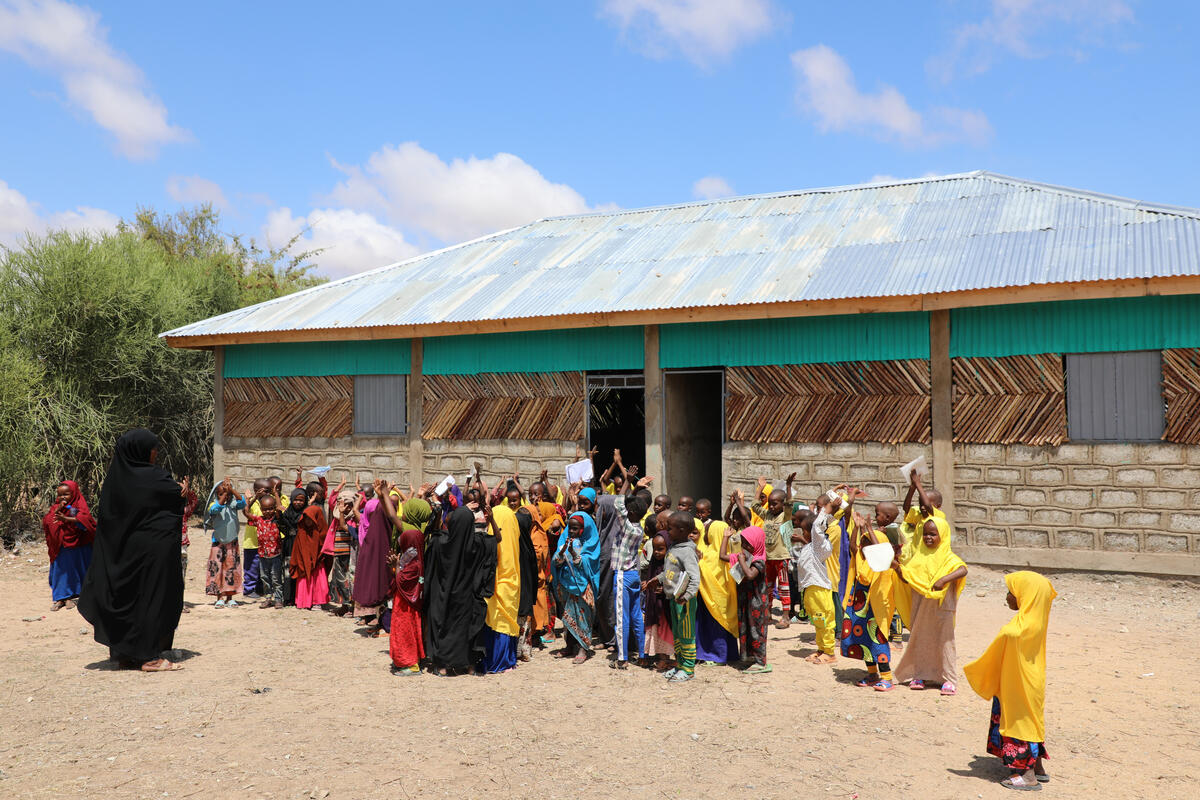 UKinEthiopia's tweet image. The UK is proud to support @EduCannotWait in tackling gender-based violence through education in emergencies in 🇪🇹.

Through ECW’s Multi-Year Resilience Programme and @FaweEthiopia, we’re helping ensure safe, inclusive learning for girls affected by crisis.
#16Days #EndGBV