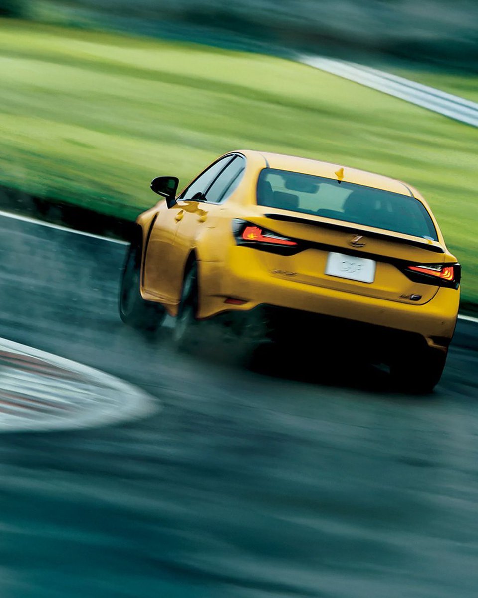 LexusTwickenham's tweet image. Until the sunshine returns, here are some of our brightest and best, from the last 10 years!

#LexusYellow #LBX #GSF #LC #LC500h #LC500Convertible #RC300h #IS500