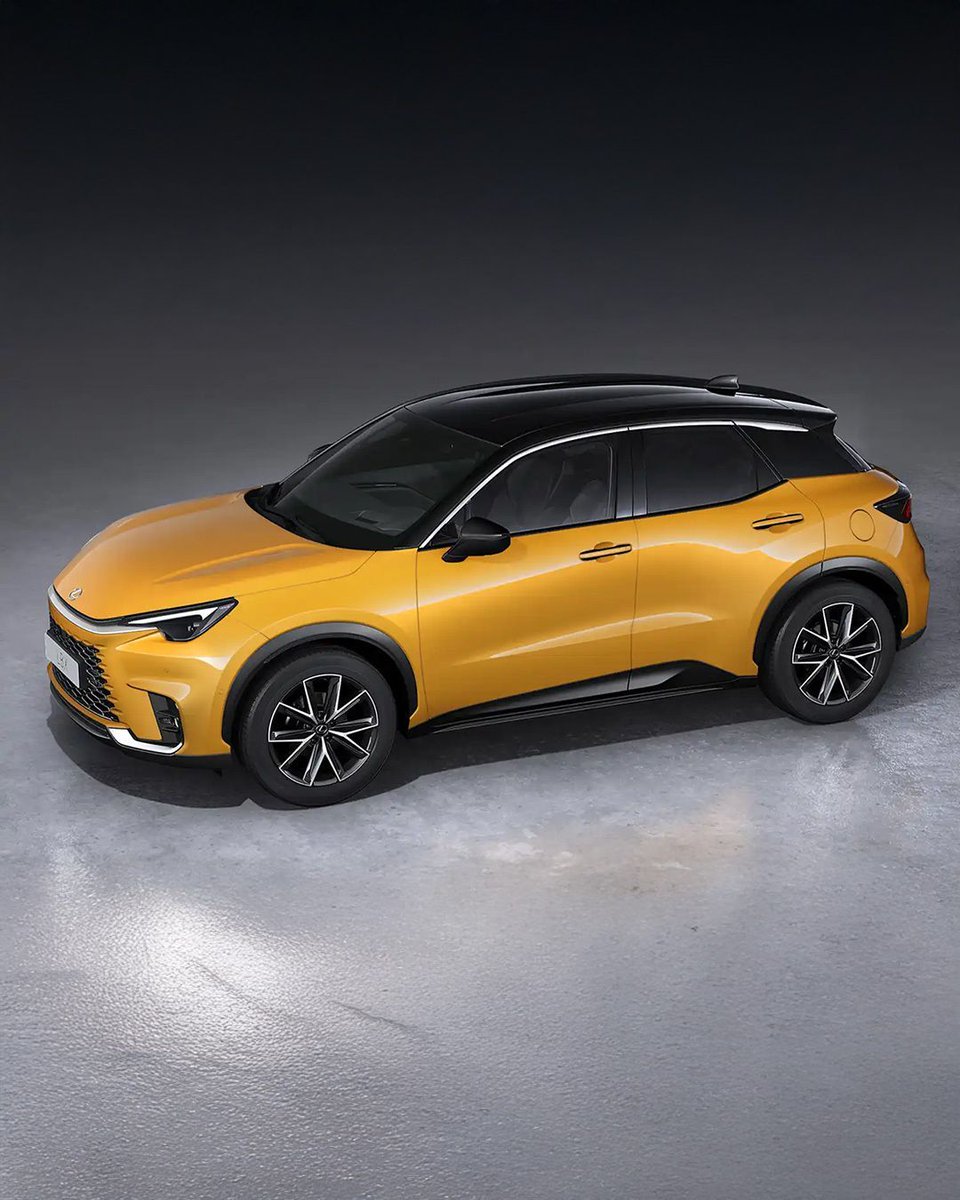 LexusTwickenham's tweet image. Until the sunshine returns, here are some of our brightest and best, from the last 10 years!

#LexusYellow #LBX #GSF #LC #LC500h #LC500Convertible #RC300h #IS500