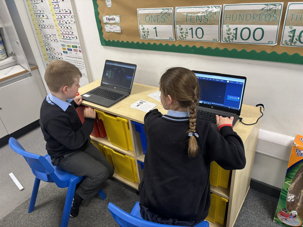 Mrs Maxwell tweet media