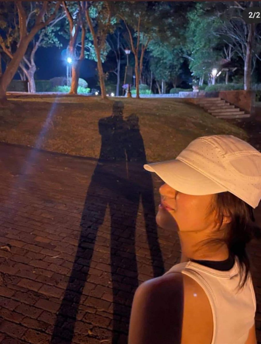 thread of #donbelle ayudas rescued from the trenches dahil sino bang nagpauso ng potanginang "illegal na ayuda" na yan

1.) starting off : leaked donbelle photo from donny pangilinan's private dump acc captioned "love living life"