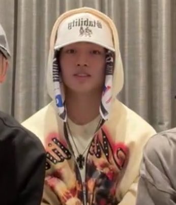 tmk_mz's tweet image. この3人イロチかな？？かわいーー❤️✨