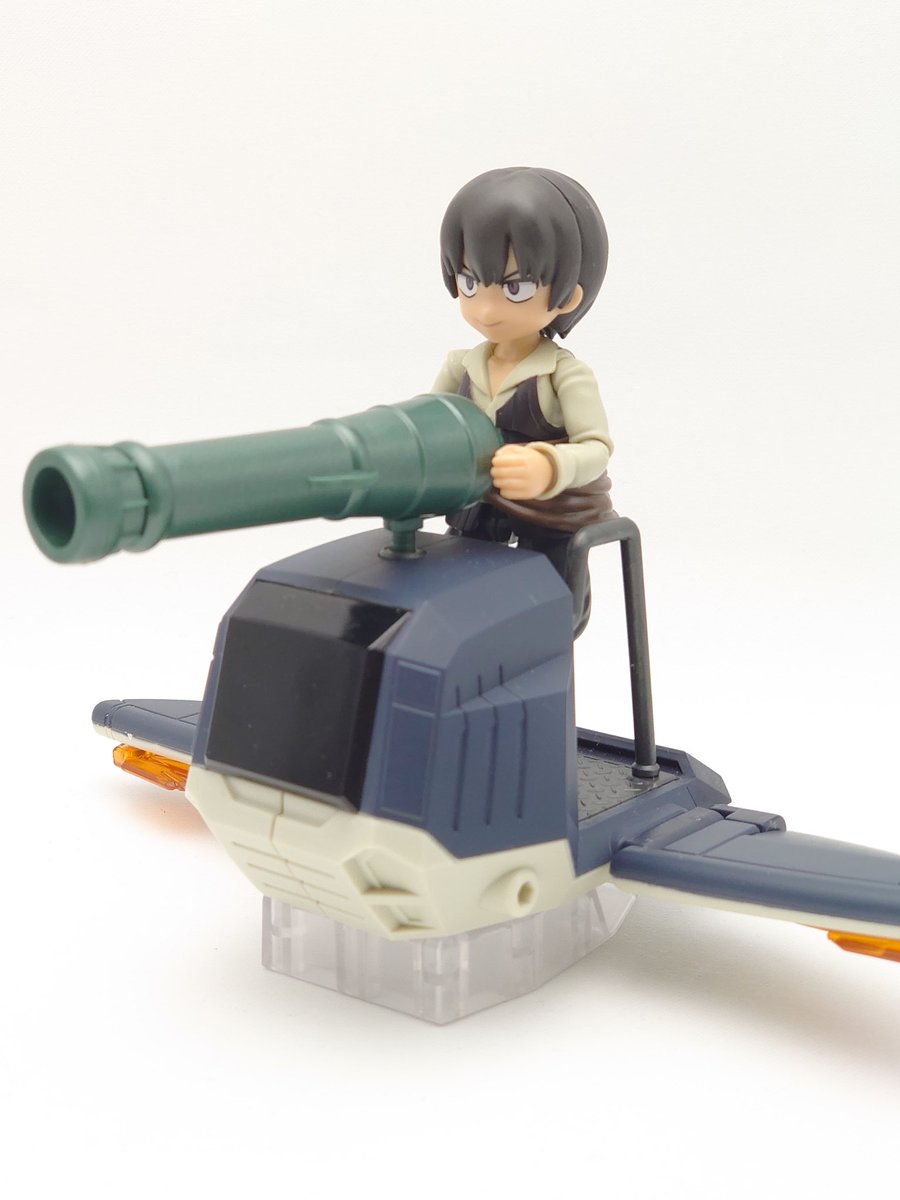 ＃リンクトラベラーズ GOL版SIDE：C検証④
樽＆フリントロック銃剣＆大砲

樽は右が今回のもの。
中央が一般食玩版。
左はGQの樽です。

銃剣は右がGOL版左が実機ガシャポン版です。

大砲は持ち手の取り付け場所が3カ所から選べるようになっているので、お好みで取り付け場所変えてみるのもアリです