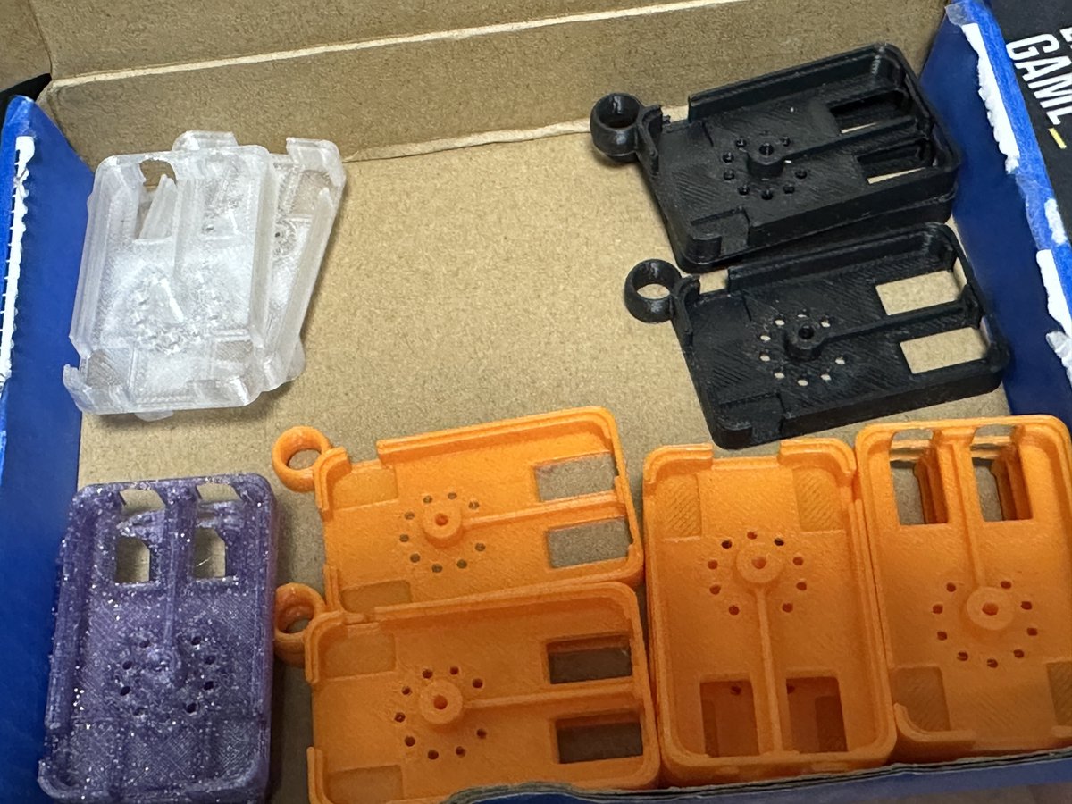 Card MT9 楽しみですねぇ。 カラバリケースはどうかなと、オトモノ展示