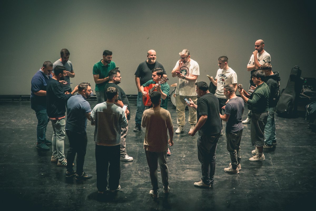 ComparsaGuti's tweet image. Los ensayos de Noviembre van dando forma sin prisa pero sin pausa al "Asesino de Comparsistas" trabajo, humildad, ilusión con la meta puesta en querer agradar a la afición en el bendito mes de Febrero, gracias a Julio Hermana por las fotos, seguimos por y para Málaga.