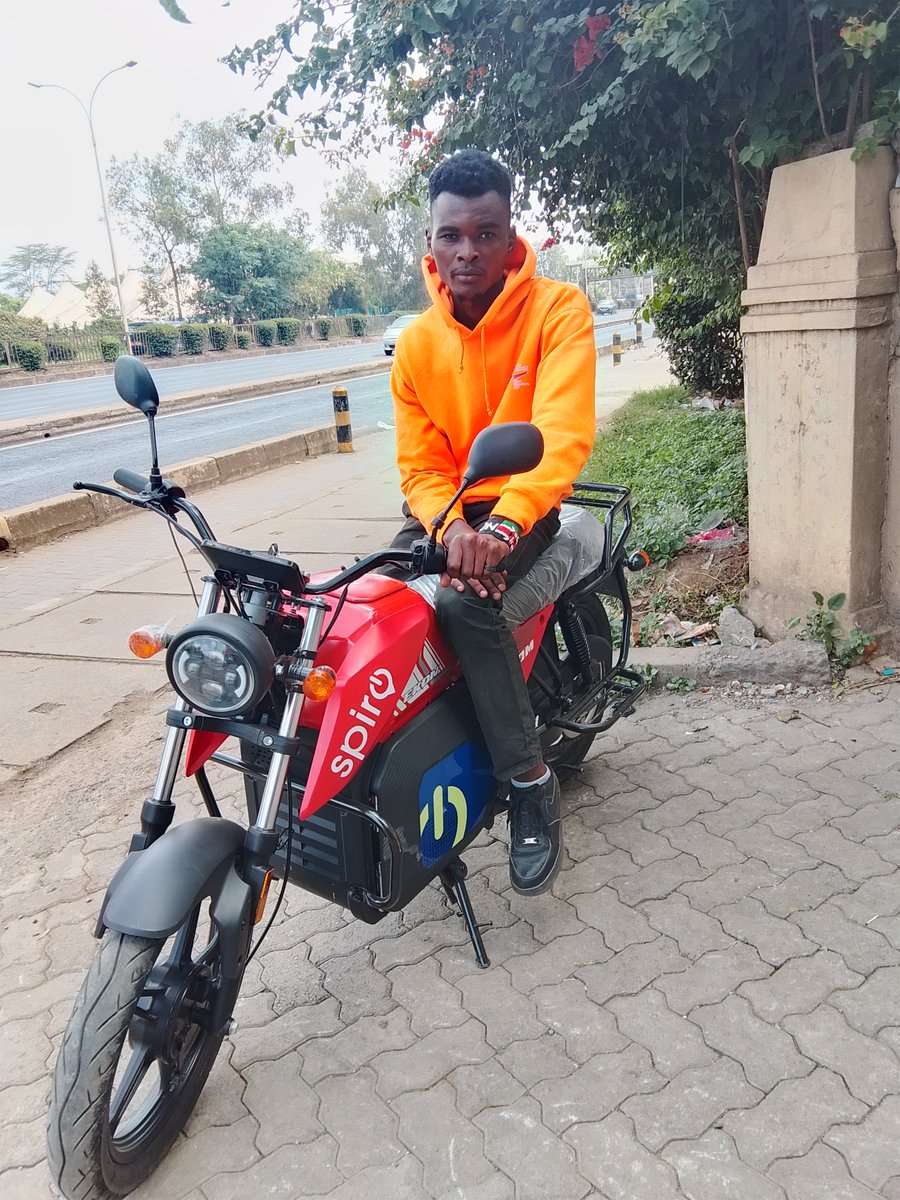 Manron254's tweet image. Spiro is a company that produces electric motorcycles primarily for the commercial boda-boda market in Africa, with a business model that includes a battery swapping system to provide riders with charged batteries in minutes. Key models include the EKON 450M1, which has a 4.5 kW…