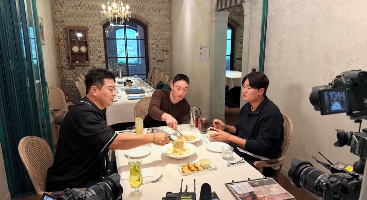 ㅅㄹㄷㅍ)

최지훈 고명준 김태균선수 유튜브 나오나봐