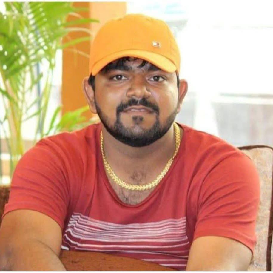 shauryabjym's tweet image. तुम सब तो भूल गए होगे ..? 

नाम:- मोनू मानेसर 
काम:- गौ रक्षा हिंदुत्व की विचारधारा को मजबूत बनाना हिंदुओं के लिए किसी से भी लड़ जाना … 

परिणाम:- 2.5 साल से जेल की चारदिवारी में कैद है …

जिस मोनू मानेसर की वजह से हरियाणा के नुह और मेवात जैसे मिनी पाकिस्तान ठंडा रहता था उसको 2…