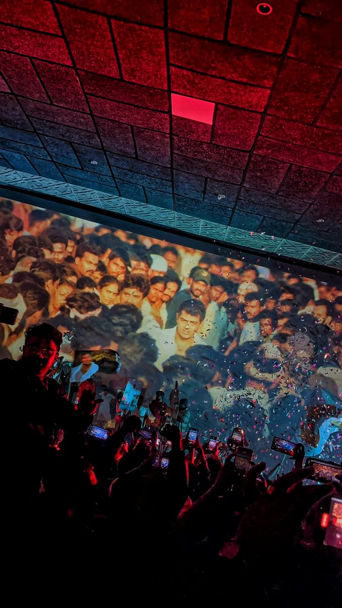 nivash_legend8's tweet image. Idhaam lae Frame-u ✋🏻🤚🏻 
🥵🥵🥵🥵🥵🥵🥵🥵 

#Attagasam #AttagasamReRelease
#AjithKumar