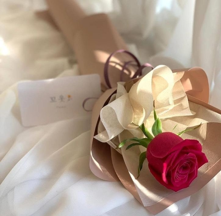 السلام علیکم و رحمۃ اللہ و برکاتہ ❣️

💐جو برے وقتوں کا ساتھی نہیں 
وہ آپ کے اچھے وقتوں کا بھی حقدار نہیں۔☘️

#Saheba_Ge 
#GodMorningFriday 
🏵️🍃🏵️🍃🏵️🍃🏵️🍃🏵️🍃🏵️🍃🏵️🍃🏵️🍃🏵️🍃🏵️🍃🏵️