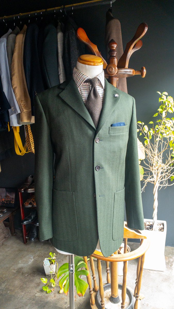 Fibonacci_JP's tweet image. newsを更新しました！

英国の伝統色・グリーンのジャケット
fibonacci.tokyo.jp/?p=15183

#墨田区 #鐘ヶ淵 #フィボナッチ紳士洋品店 #ジャケット
#アーサーハリソン