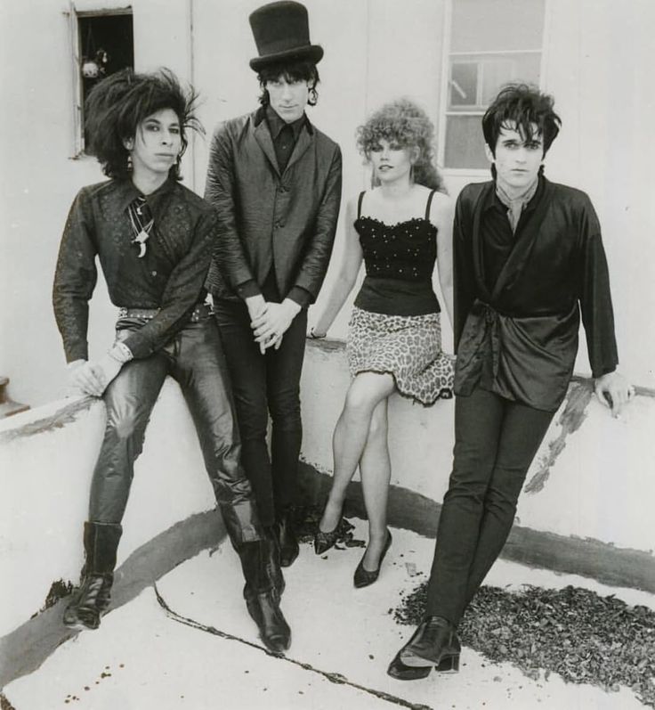 PunkRockStory's tweet image. The Cramps with their new guitarist Brian Tristan (aka Kid Congo), formerly of The Gun Club, November 5, 1980

The first concert with the new band member took place on December 14, 1980, in London.

Photo: Aaron Rapoport

#punk #punks #punkrock #thecramps #history…