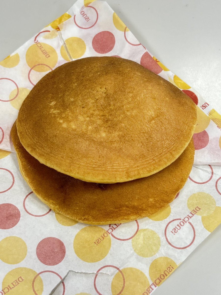 ayakaze2015's tweet photo. 今日の昼は森田の本道坊のカリーライスとおさやのばたどら https://t.co/2SAfrm0BZT