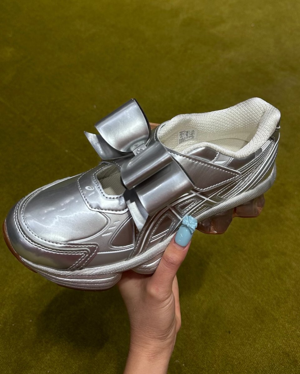 海外 2025年 11/28 発売予定】 SHUSHU/TONG × ASICS GEL-KINETIC