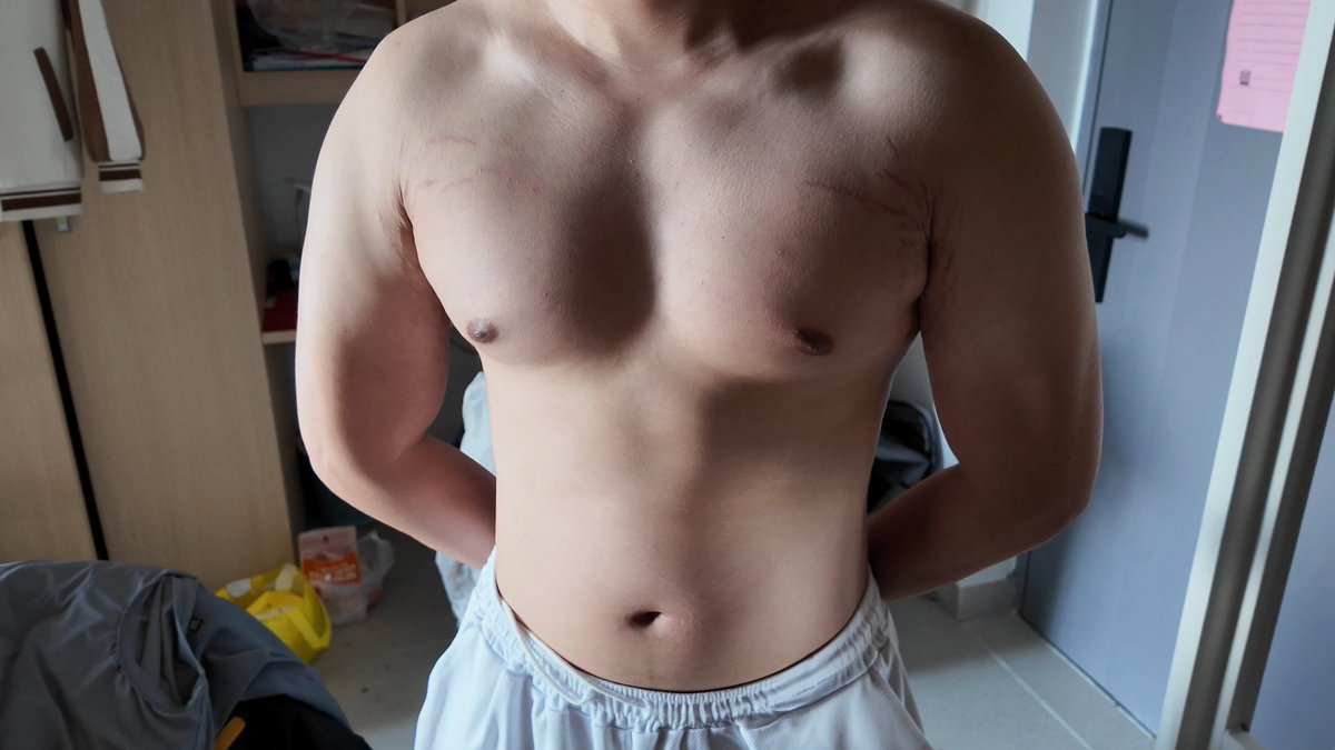 捌月七 tweet media