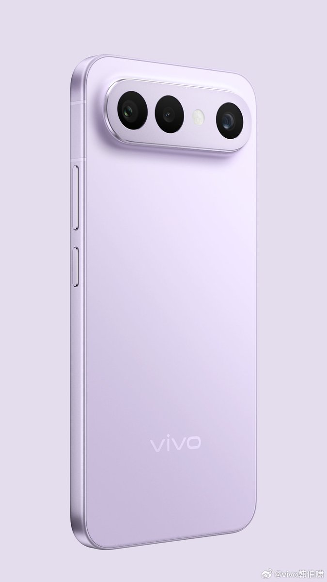 sondesix's tweet image. vivo has revealed the design of the S50 Pro mini (X300 FE in the global market).

It is a radical change compared to what vivo usually makes, and it does remind me of the Honor 500 Series.

Can&apos;t really judge this design before I actually see what it looks like in person, so...