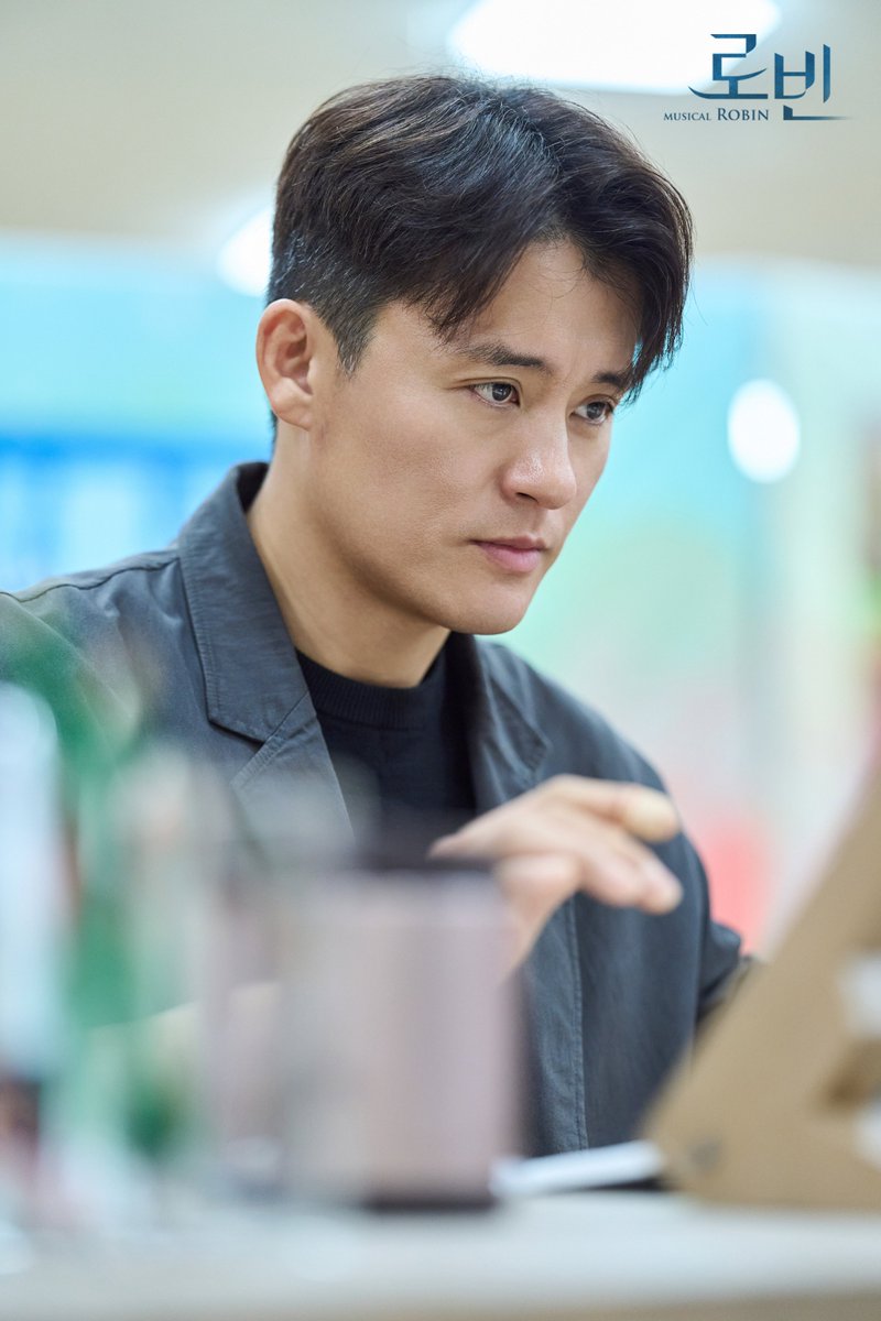 showplay's tweet image. #뮤지컬 #로빈
🄼🅄🅂🄸🄲🄰🄻 🅁🄾🄱🄸🄽🚀

레온의 일기

로빈 가족의 따뜻하고 열정이 느껴지는 현장!
레온이 단독 취재 해보았습니다📸

지구로의 귀환까지 앞으로 3일!

극장에서 만나요👨‍🚀♥️

-
25.12.01 - 26.03.01
대학로 TOM(티오엠) 1관