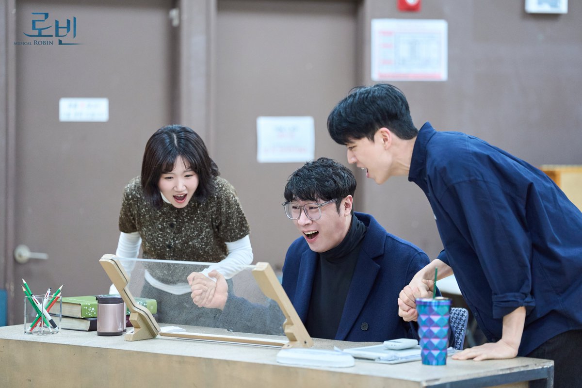 showplay's tweet image. #뮤지컬 #로빈
🄼🅄🅂🄸🄲🄰🄻 🅁🄾🄱🄸🄽🚀

레온의 일기

로빈 가족의 따뜻하고 열정이 느껴지는 현장!
레온이 단독 취재 해보았습니다📸

지구로의 귀환까지 앞으로 3일!

극장에서 만나요👨‍🚀♥️

-
25.12.01 - 26.03.01
대학로 TOM(티오엠) 1관