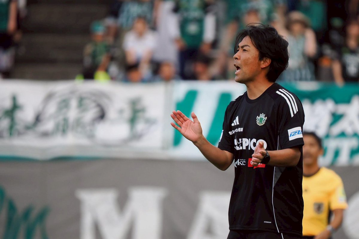 yamagafc's tweet image. 【ニュース】早川 知伸監督 退任のお知らせ

「今シーズンは、『昇格』のミッションを強い覚悟と責任で臨んだシーズンではありましたが、このような結果、成績になってしまっ
たこと、すべての責任は⾃分にあると感じております」

「聖地アルウィンでの試合は、やはり特別なものです。…