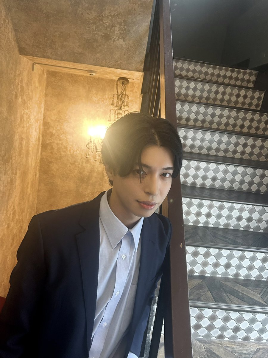 ビジュアル公開〜！
牧村直道です、マネージャーです。