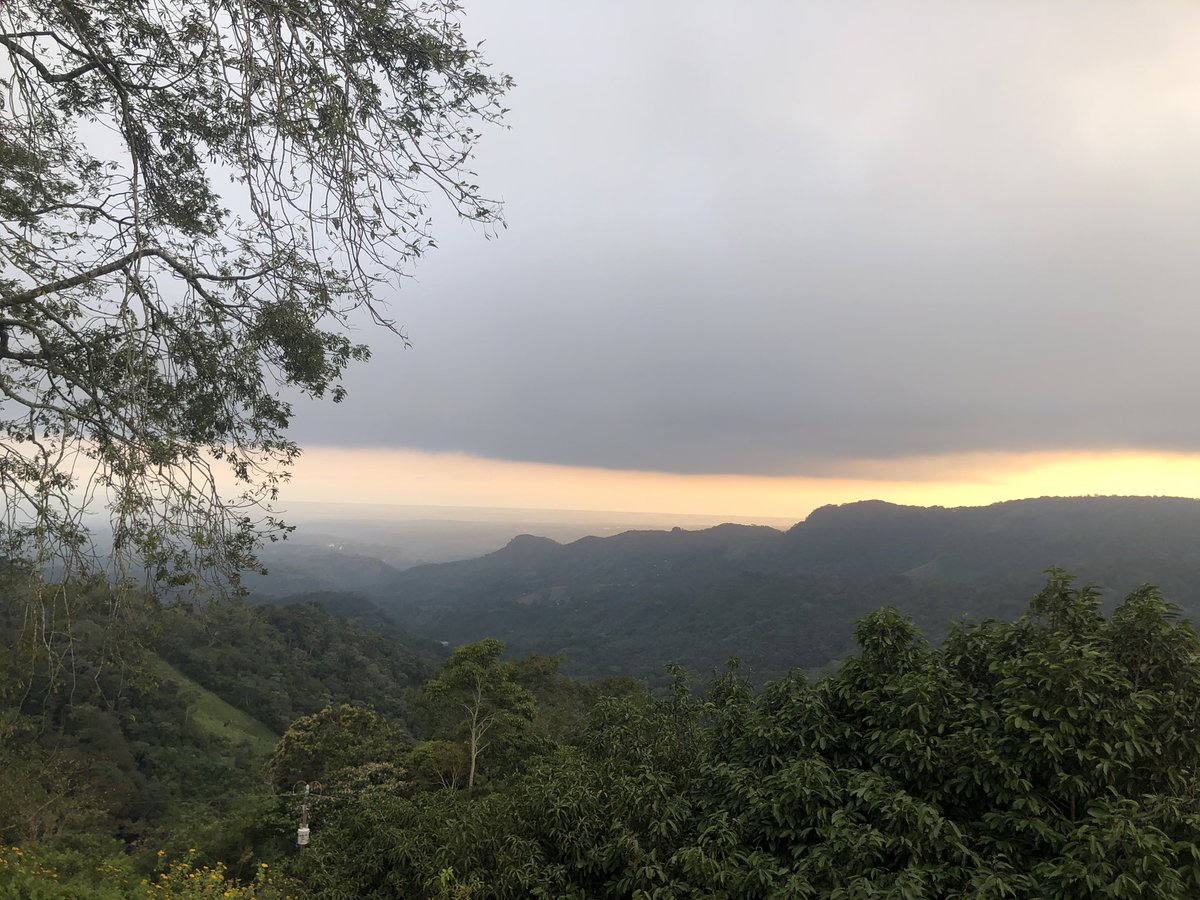 NetoViale's tweet photo. Ruta Panorámica, San Francisco Chinameca, Lago de Ilopango, El Salvador 🇸🇻 ☕️ https://t.co/C1jNg9mkys