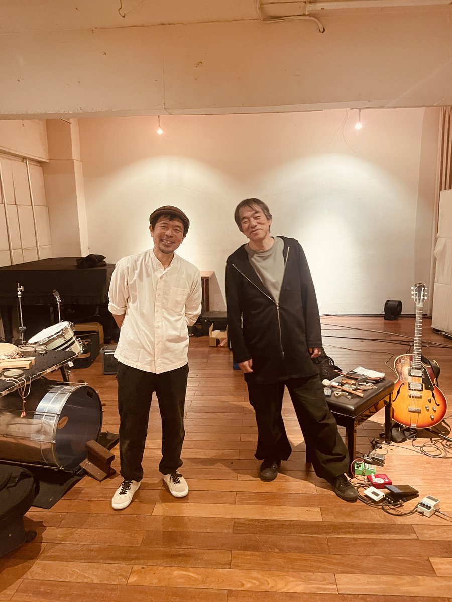 小林武文即興の３Days 大友良英さんとの最終日。今回もものすごく楽しかった！

長らく本当に色々の活動・実験・実践の場としてお世話になっていたクラシックスでこの企画を開催できたことに大感謝。

井口寛さんに空間の響きごと録ってもらった３日間を、今後何らかのカタチにしたいと思ってます