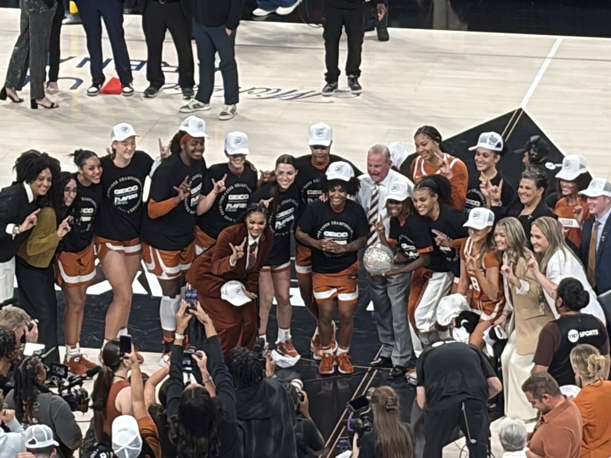 coach👑 tweet media