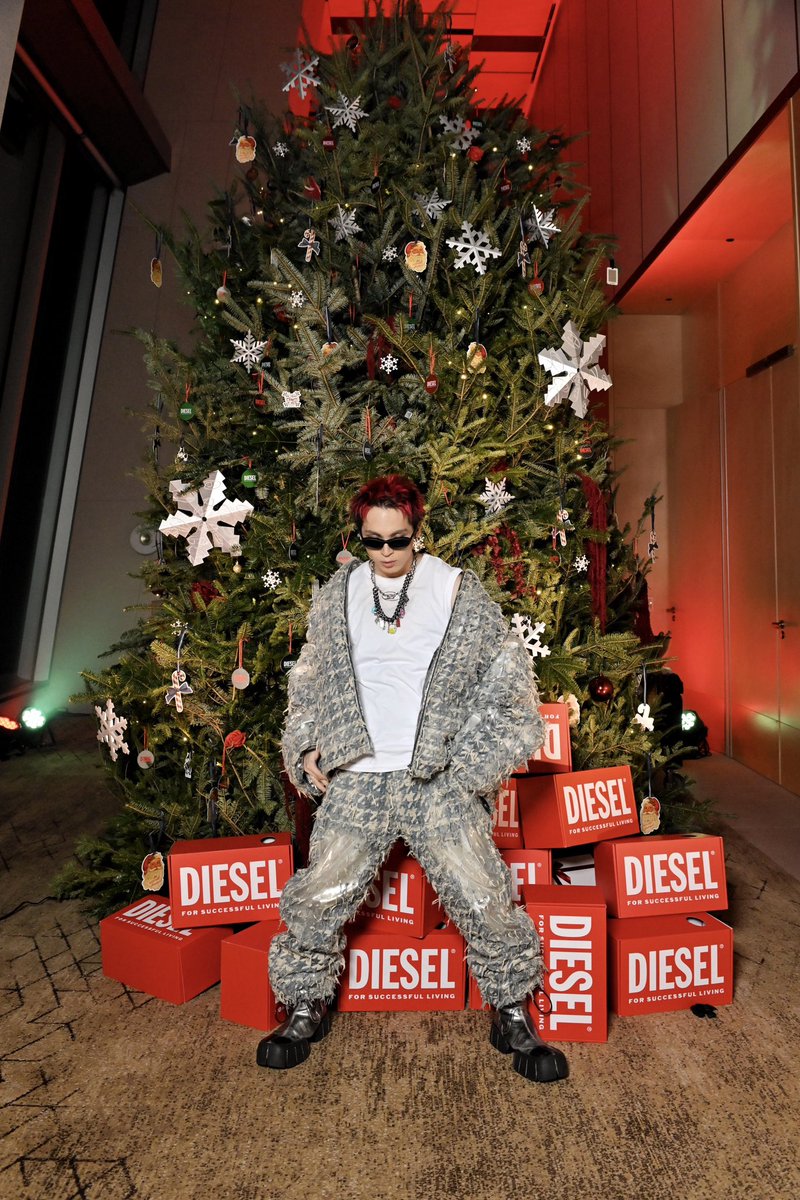 iamnovelcore's tweet photo. ⁡Thank You @DIESEL 🖤❤️
⁡
DIESEL FUKUOKA 
OPENING &amp; AFTER PARTY
at THE RITZ CARLTON FUKUOKA
⁡
最高に楽しく、感慨深いライブだった。ありがとう！
DIESELチームに感謝です🎄
⁡
#DIESEL #DIESELFukuoka https://t.co/MjJCYrJoew