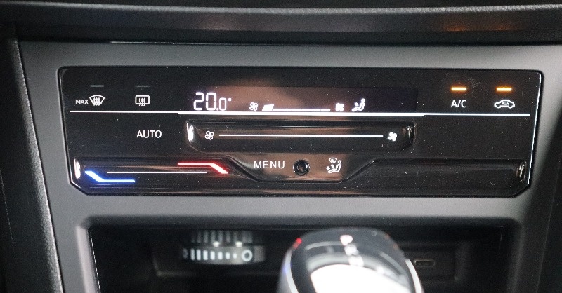 El interior del nuevo <a href="/Volkswagen_MX/">Volkswagen México</a> Nivus destaca por su completa tecnología y conectividad. No te imaginas que un auto de este precio incluya tantos elementos de equipamiento.