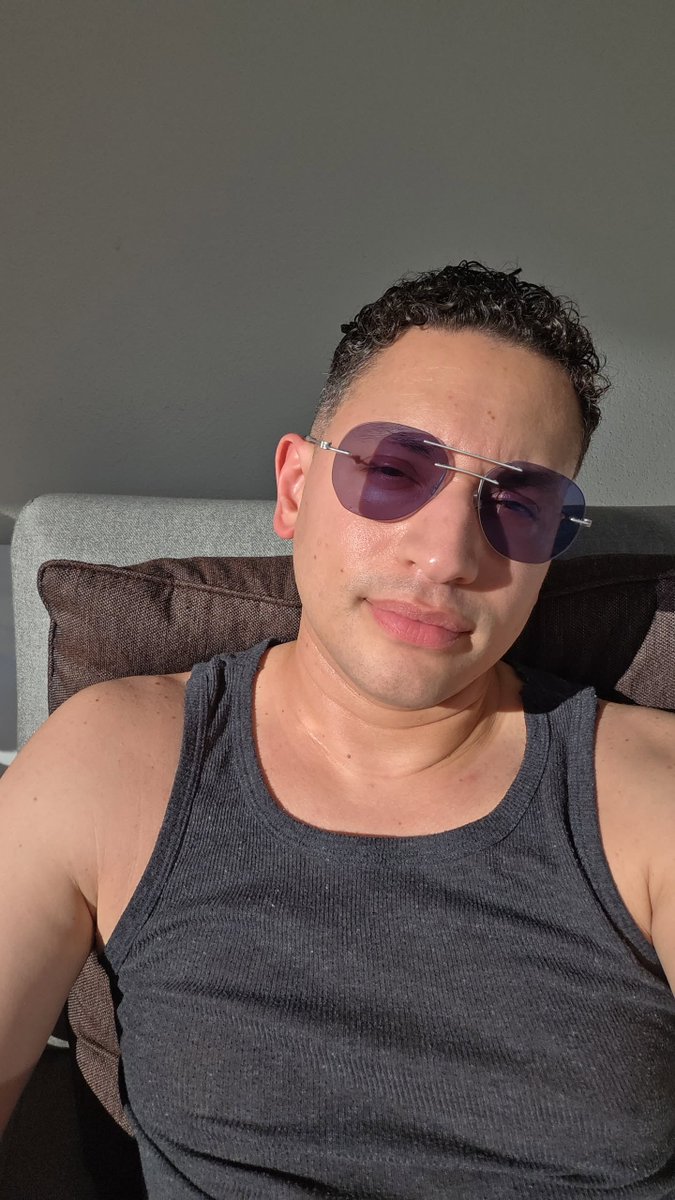 Trisson2's tweet image. Balloons on my page.... 42 and feeling good