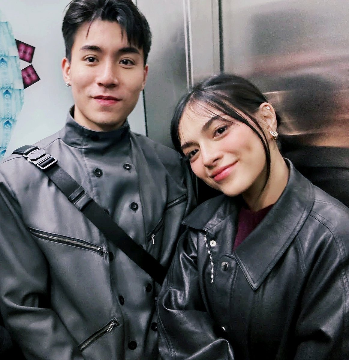 mainlymiks's tweet image. got a pretty face, a pretty boyfriend too 

MIKBRENT FUN FRIDAY