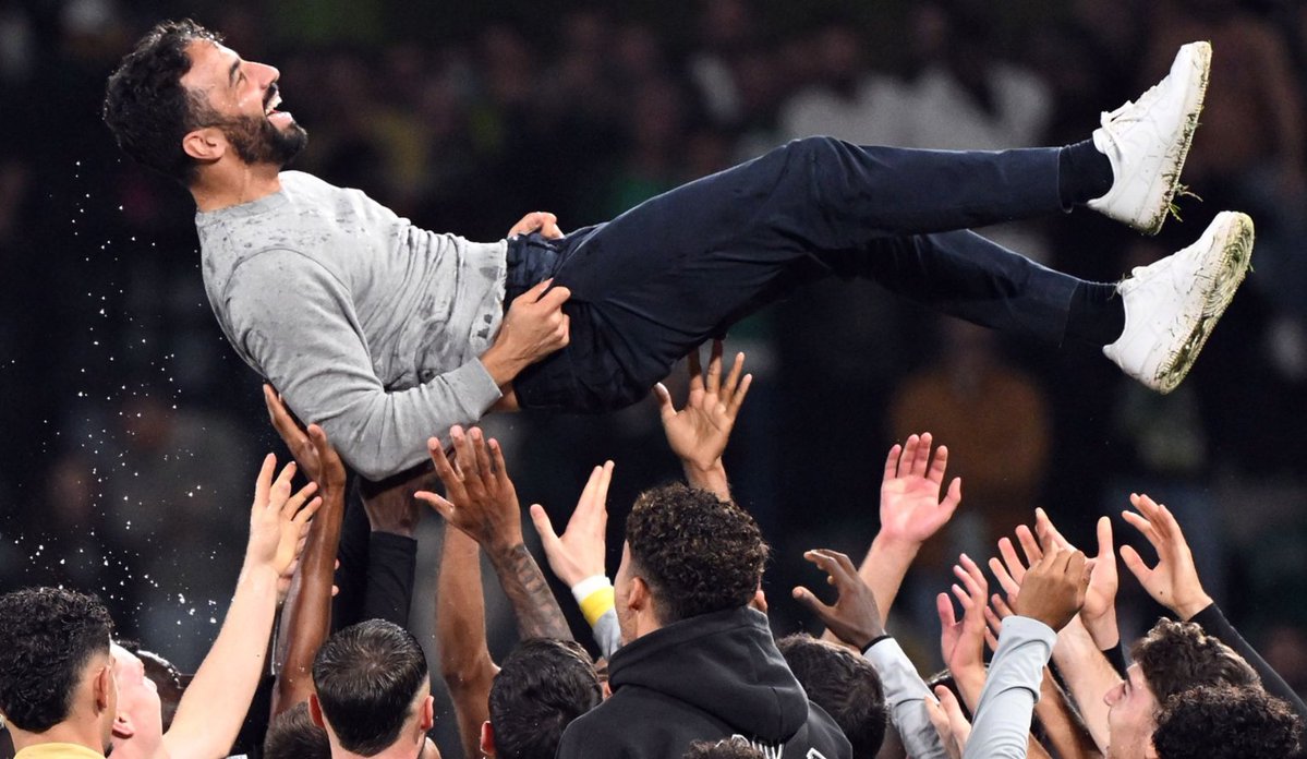 DaysManutd's tweet image. Amorim’s CV isn’t light either:

At Sporting he delivered-
 1 Liga title (1st in 19 years)
 2 League Cups
 Best defensive record in Portugal (20/21)

The man can COOK when backed🔥👨‍🍳

I am 100% sure we will at least finish in top 4 this season #MUFC 

Follow @DaysManutd for more