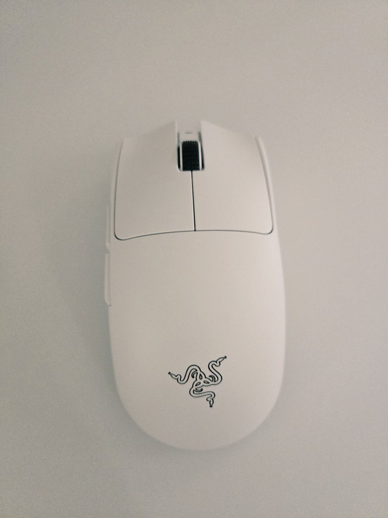 mcaaaacha's tweet image. 起きたら枕元にあった！
ボーナスで買ってくれた😭