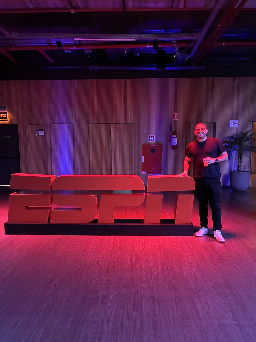 Tô off hoje por motivos de festa da firma 🤪 #NFLnaESPN