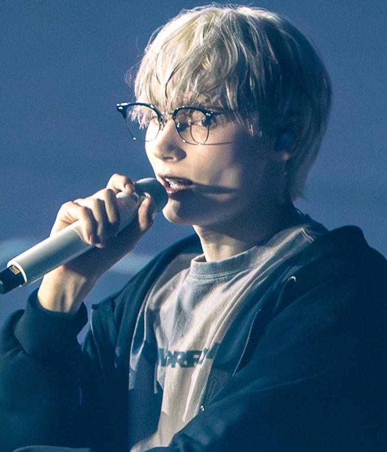 hueningkai pics tweet media