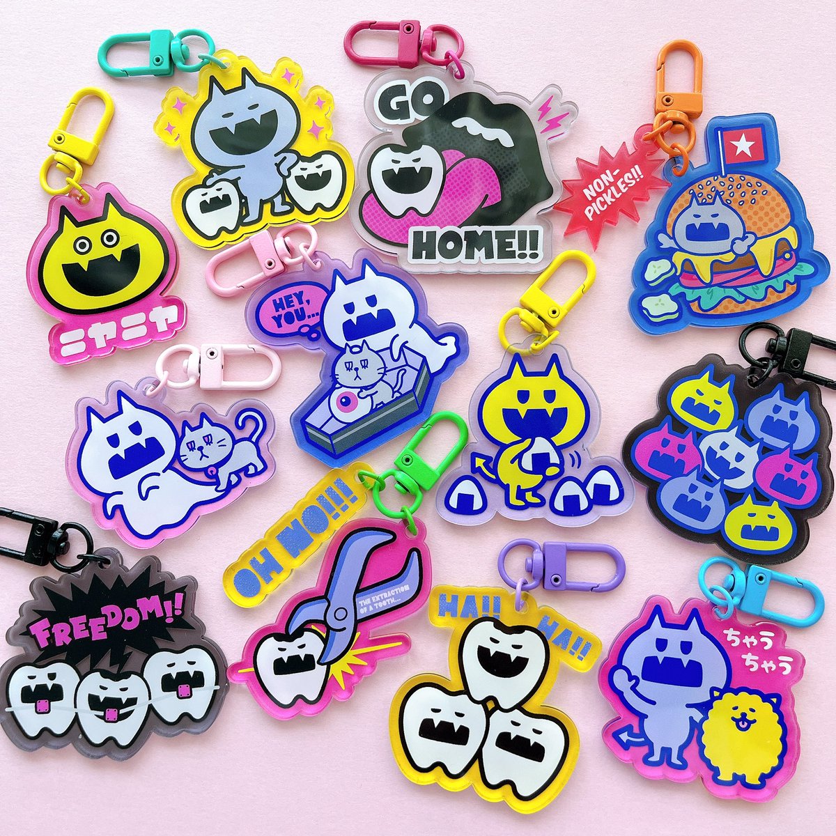 ⚡️NEW ITEM⚡️

アクリルキーホルダー、リニューアルしました！

アクキーもカラフルなのがかわいくね？と思ってガチャガチャワイワイなカラーリングにしました！
※ナスカンの色は変わります

歯もたくさん初登場🦷

こちらもクリマから販売開始🙌

#クリマ #クリマ53 #roosterpools