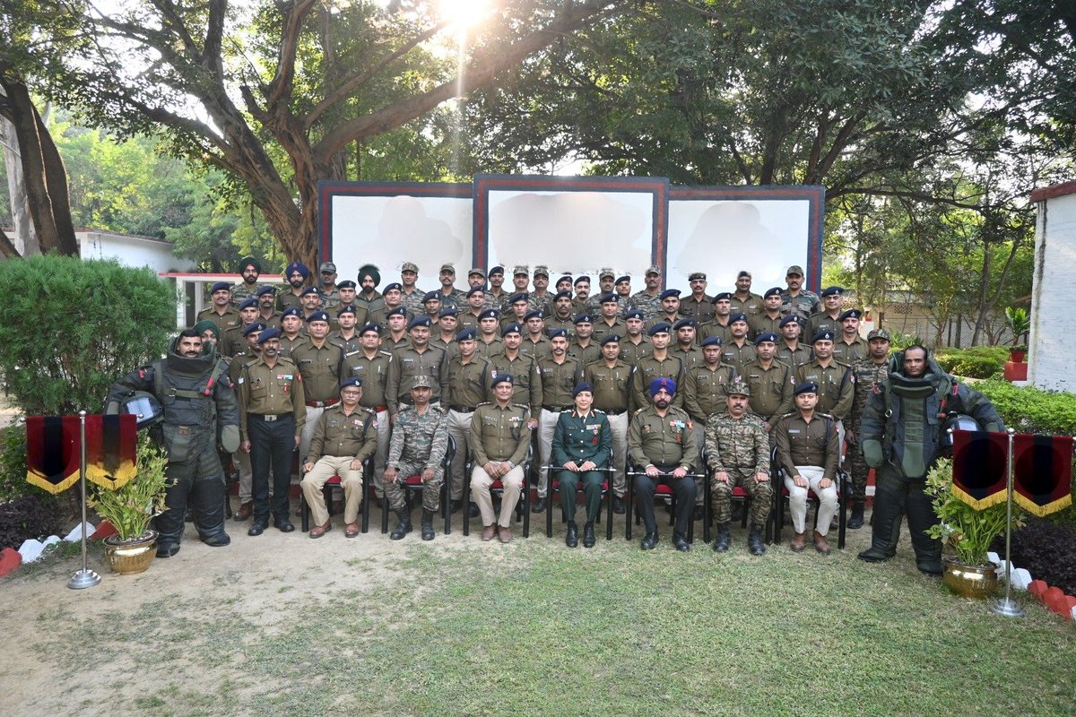 suryacommand's tweet image. &quot;𝗕𝘂𝗶𝗹𝗱𝗶𝗻𝗴 𝗖𝗮𝗽𝗮𝗯𝗶𝗹𝗶𝘁𝘆 𝗦𝘁𝗿𝗲𝗻𝗴𝘁𝗵𝗲𝗻𝗶𝗻𝗴 𝗥𝗲𝘀𝗽𝗼𝗻𝘀𝗲&quot;

A two day CIED training cadre by 201 CEDU was conducted for the Railway Protection Force at Shingara Training School, #Barabanki as part of the Disaster Management Course of Jagjiwan Ram National…