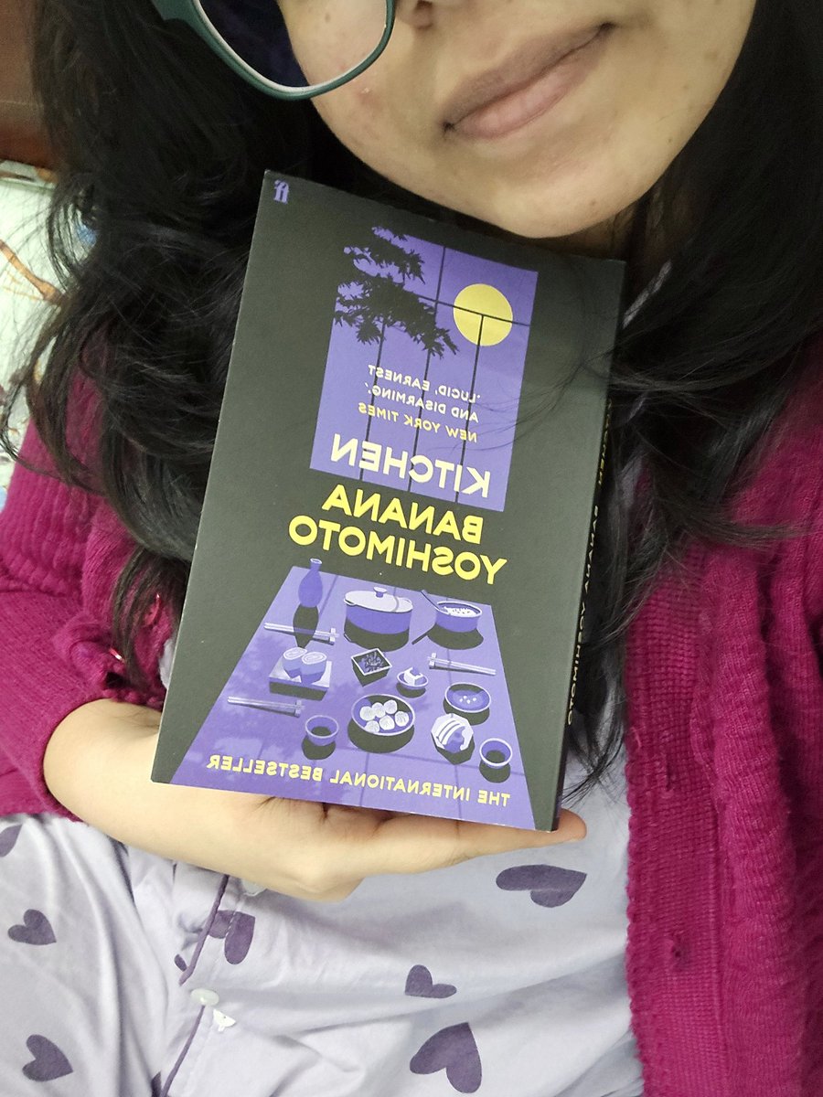 DocPeriop's tweet image. Another slow winter morning :)
Reading emotionally intense Japanese comfort fiction while HWASA plays in the background
(I discovered her recently, and only English bits grab my attention, so).

#booktwt