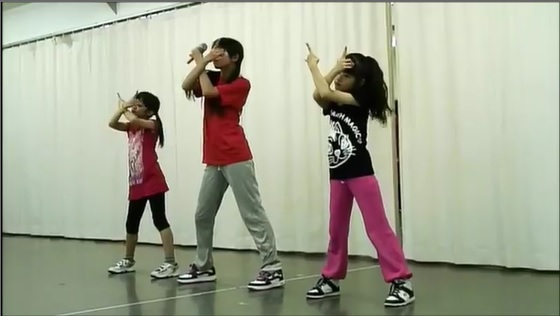 azuki_2007's tweet photo. はぅ。今思いだした～！BABYMETAL（さくら学院 重音部）結成15周年おめでたいのですぅ～！これからも益々のご活躍を祈念いたしますぅ～😍
 #BABYMETAL #BABYMETAL15周年 https://t.co/Q3nx3jsRgD