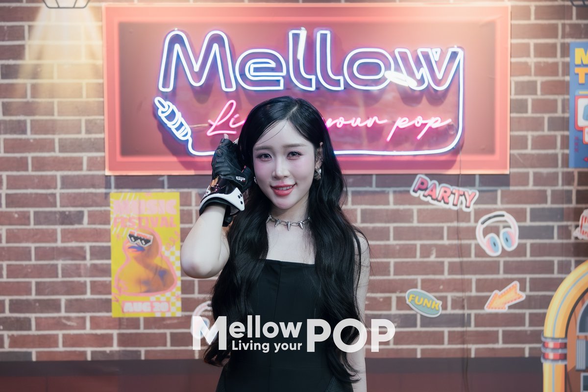 MellowPOP_TH's tweet image. ✨ Mellow POP เก็บตกภาพบรรยากาศไลฟ์ของ “QQ” กับเพลง “LEVEL”
.
#MellowPOP
#QQIngan #LEVEL
