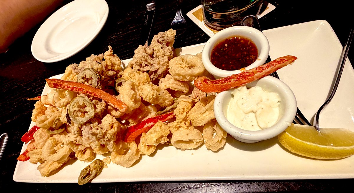 SmileyYYC's tweet photo. Had an amazing evening at @TheKeg
Great service and the drinks, appetizers and meal never disappoint.
#Grateful #YYC #TheKeg #TeamMediumRare #ThursdayVibes #Crowfoot #Calgary https://t.co/qaWjAjKq1c