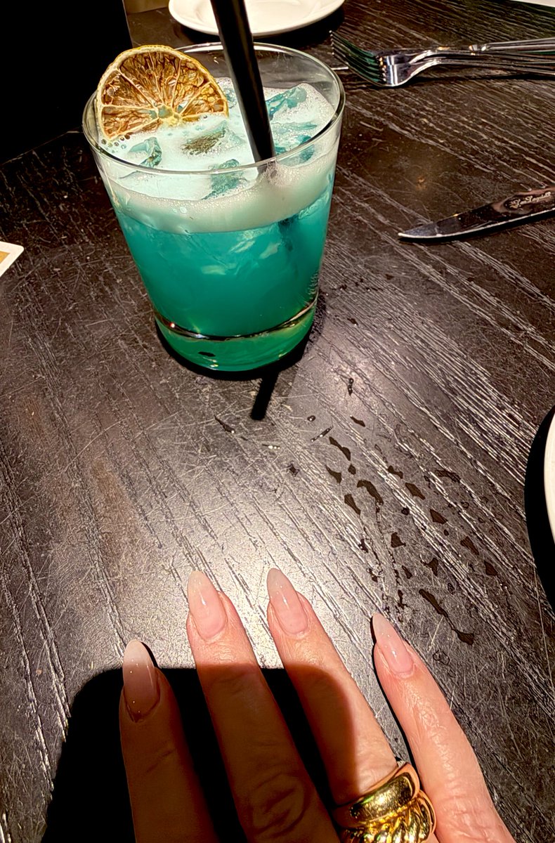 SmileyYYC's tweet photo. Had an amazing evening at @TheKeg
Great service and the drinks, appetizers and meal never disappoint.
#Grateful #YYC #TheKeg #TeamMediumRare #ThursdayVibes #Crowfoot #Calgary https://t.co/qaWjAjKq1c
