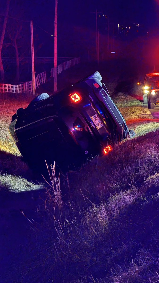 TotalNewsTulsa's tweet photo. SKIATOOK - DRUNK DRIVER CRASHES WITH TWO JUVENILES ONBOARD 

Police say a man was traveling Eastbound on Country Rd near Javine Rd when he veered off into the ditch and rolled the vehicle. An adult male was arrested for DWI. No one was seriously injured. #wreck #skiatook #tulsa https://t.co/zoP4FhYhbR